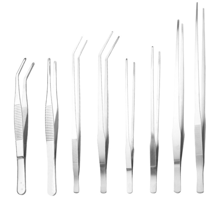 Tijeras de disección, fórceps, escalpel, cuchilla